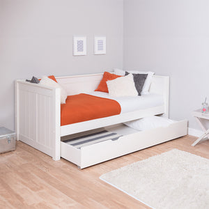 classic-white-wooden-single-daybed-with-trundle-opened