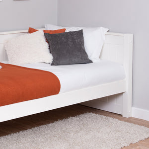 close-up-white-daybed