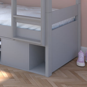 close-up-bottom-bunk-footboard-and-ladder